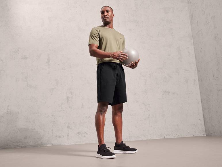 CRIVIT Herren Sweatshorts Double Knit, mit HeiQ Mint Technologie Fabrikverkauf