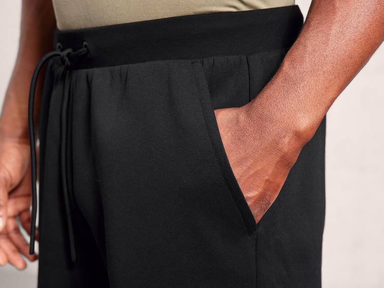 CRIVIT Herren Sweatshorts Double Knit, mit HeiQ Mint Technologie Fabrikverkauf