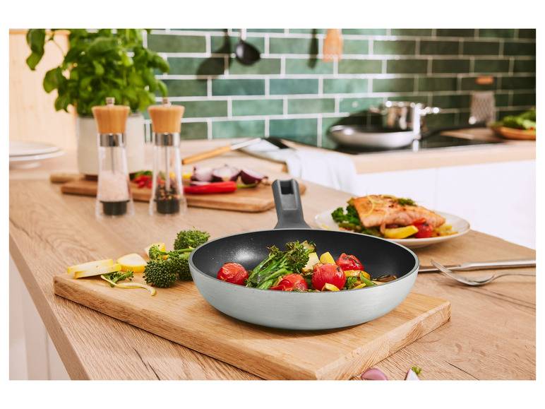 ERNESTO® Aluminium-Pfanne, Ø 20 cm, recycelt Zeitbegrenzte Promotion