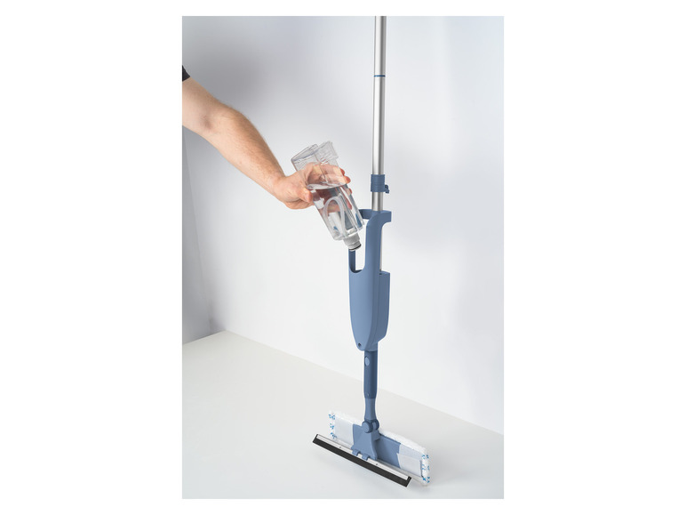 LIVARNO home Fensterwischer mit Sprühfunktion Wochenangebot