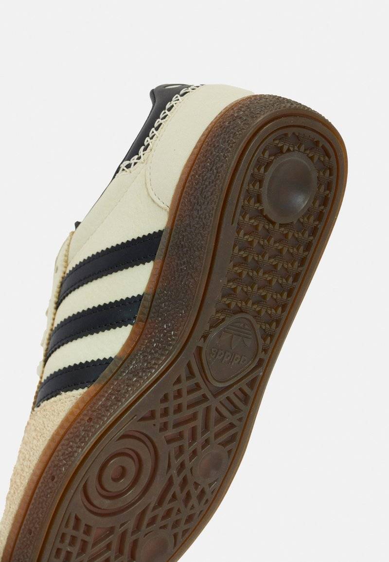 ﻿adidas Originals adidas Originals HANDBALL SPEZIAL UNISEX - Trainers im Angebot