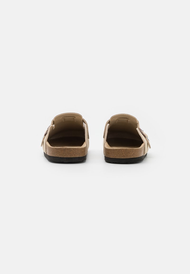 Pier One Pier One LEATHER UNISEX - Slippers - beige Fabrikverkauf