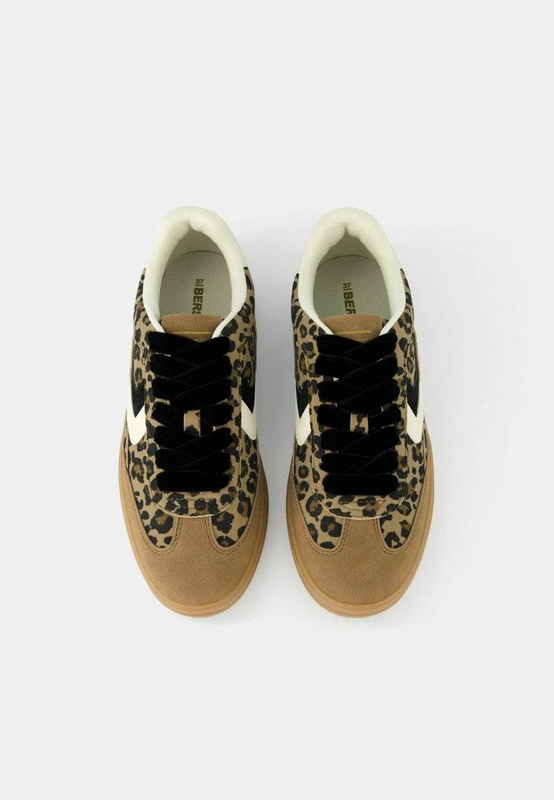 Bershka Bershka RETRO ANIMAL PRINT - Trainers Online Outlet