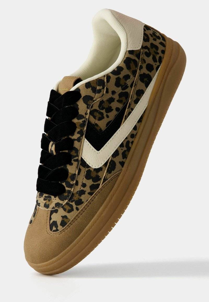 Bershka Bershka RETRO ANIMAL PRINT - Trainers Online Outlet