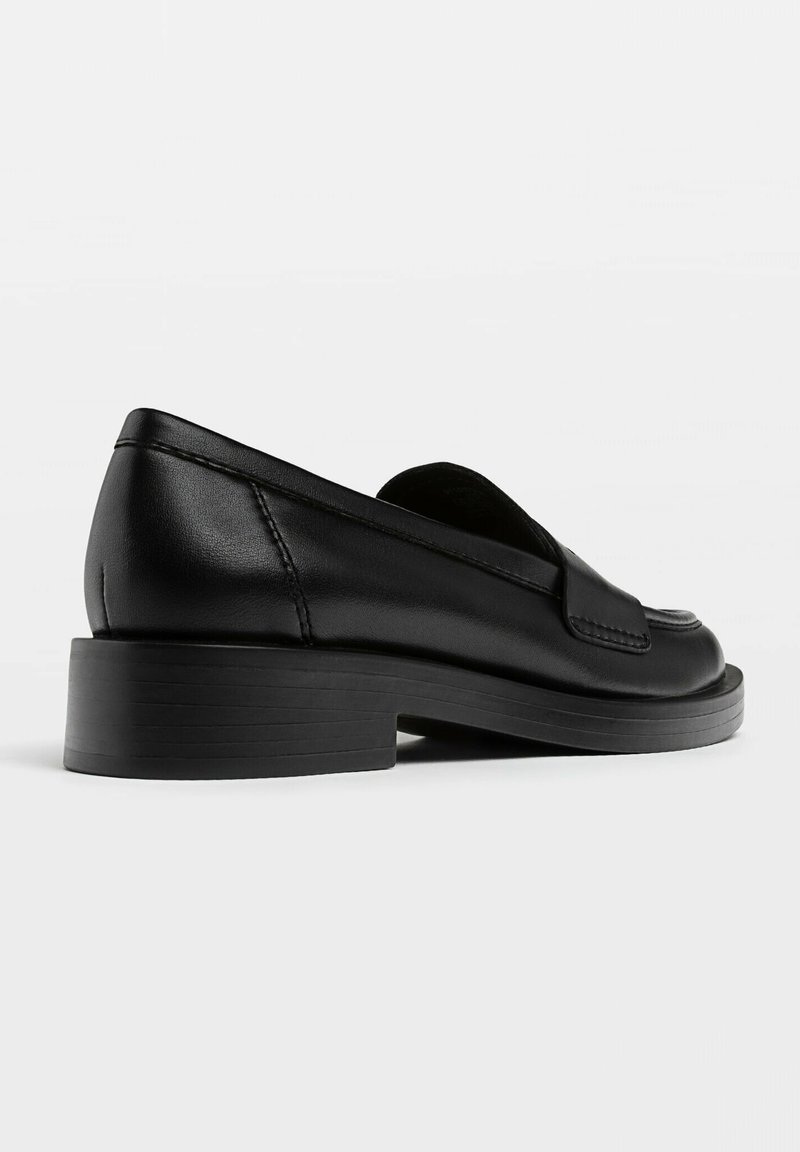 Stradivarius Stradivarius LOAFERS - Slip-ons - black Exklusive Angebote