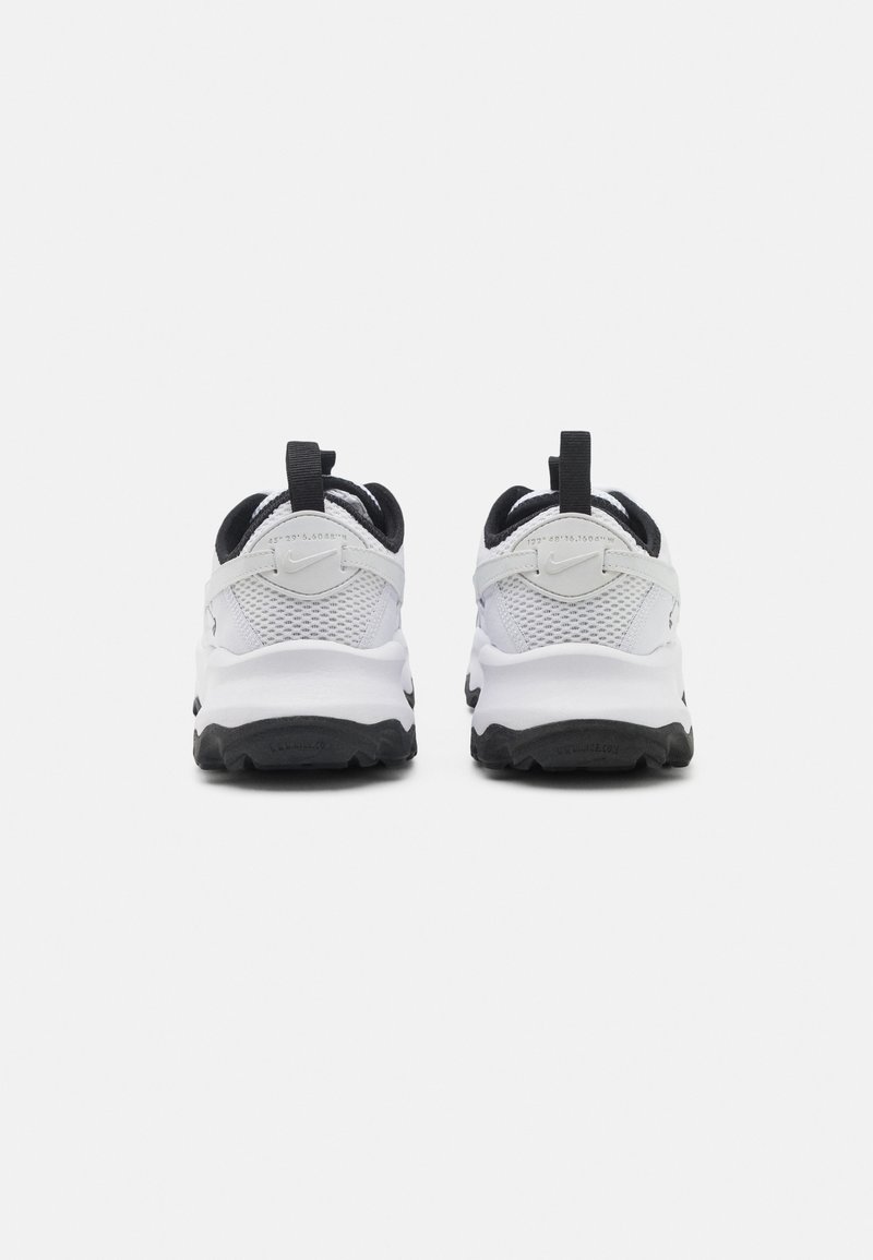 Nike Sportswear Nike Sportswear TC 7900 - Trainers Outlet