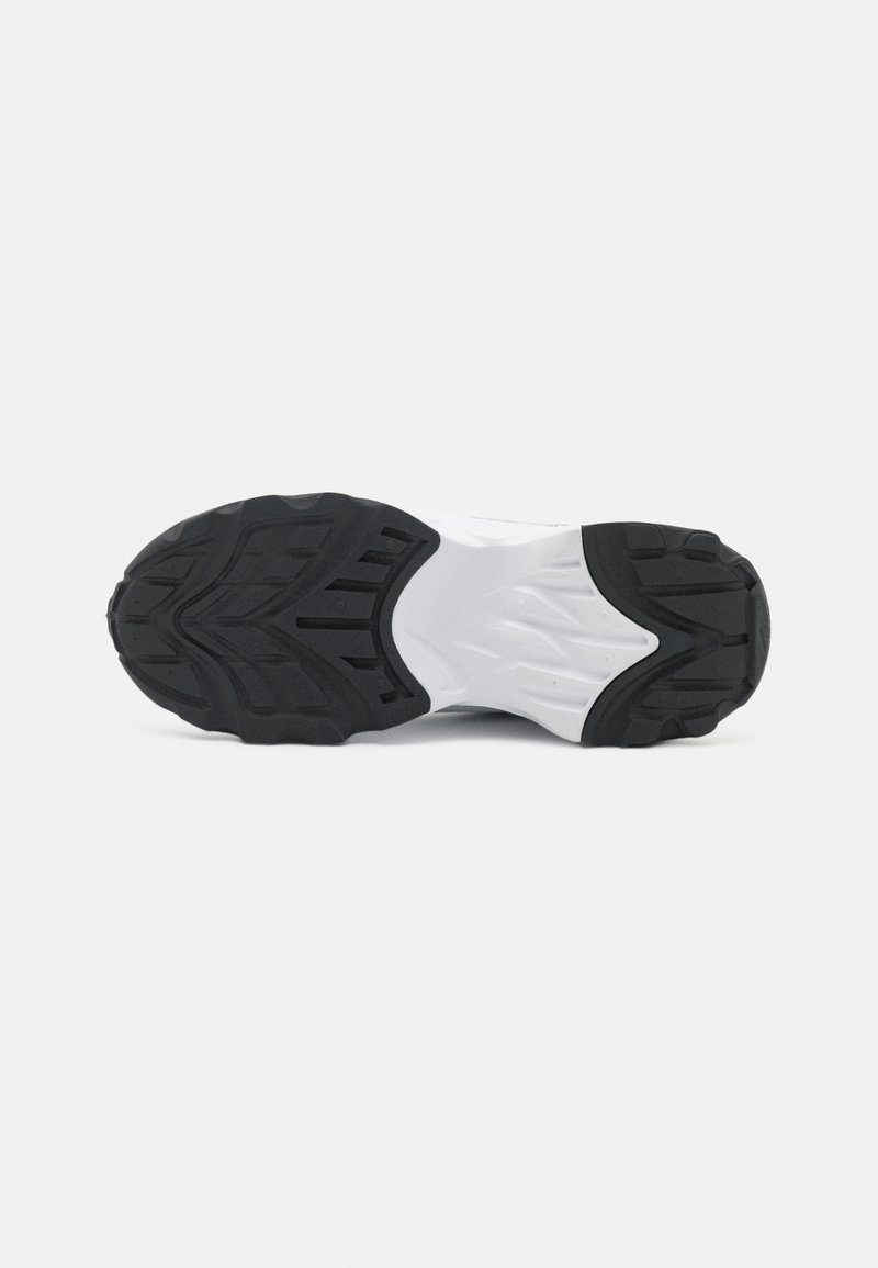 Nike Sportswear Nike Sportswear TC 7900 - Trainers Outlet