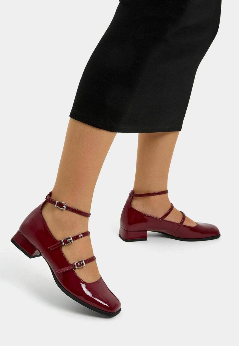 Bershka Bershka MARY JANES - Ankle strap ballet pumps - dark red