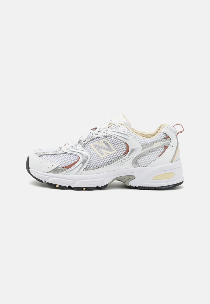 New Balance New Balance MR530 UNISEX - Trainers - white