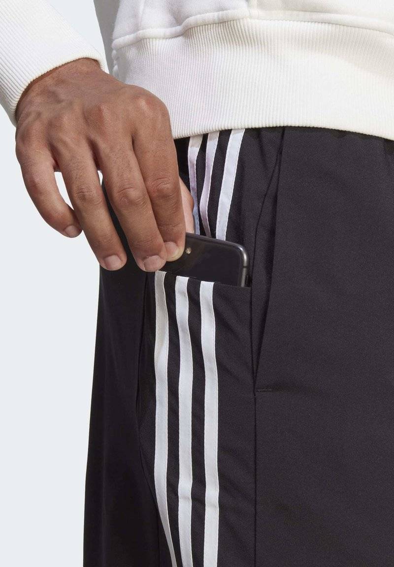 adidas Sportswear adidas Sportswear AEROREADY ESSENTIALS CHELSEA 3-STRIPES - Sports shorts Online
