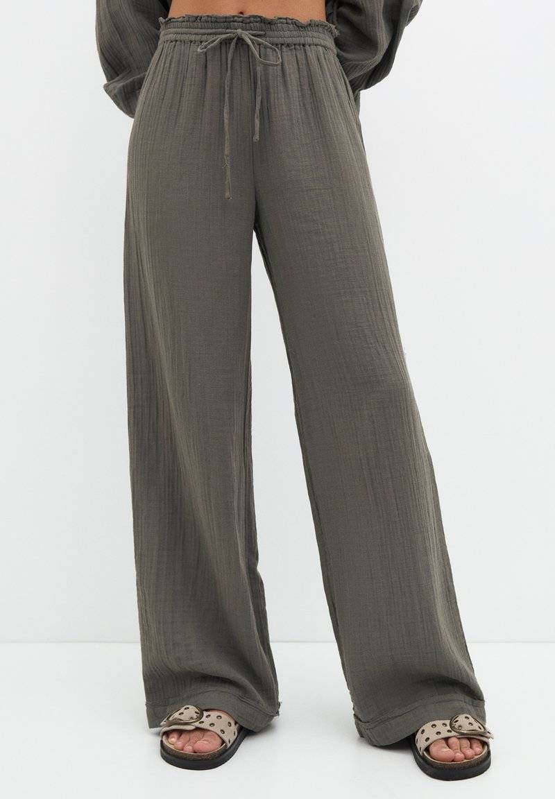 PULL&BEAR PULL&BEAR CREASED WITH FRAYED HEMS - Trousers - dark grey Auslauf