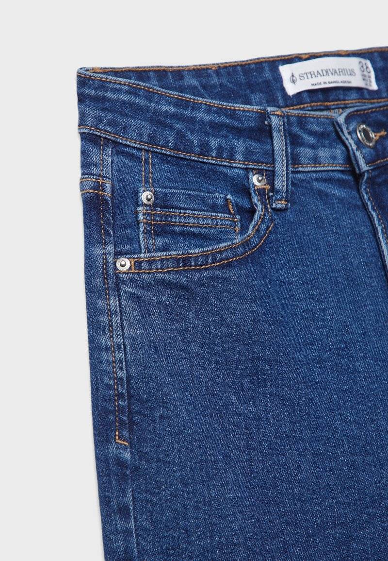 Stradivarius Stradivarius MOM - Relaxed fit jeans - raw denim im Angebot