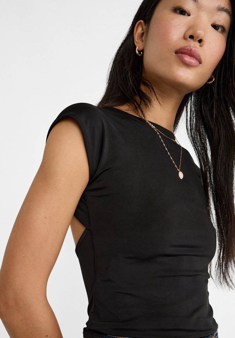 Stradivarius Stradivarius OPEN-BACK - Basic T-shirt - black Fabrikverkauf