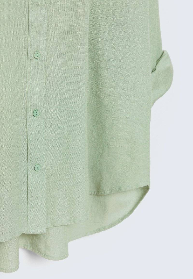 Stradivarius Stradivarius RUSTIKALES DAILY - Button-down blouse - khaki Outlet