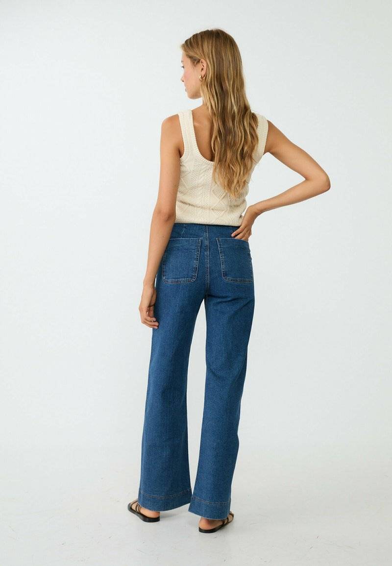 Stradivarius Stradivarius MINIMALIST WITH POCKETS - Flared Jeans - royal blue Hotsell