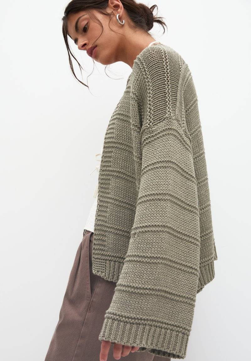 PULL&BEAR PULL&BEAR Cardigan - khaki Blitzverkäufe
