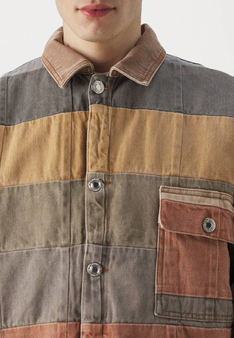 Les Benjamins Les Benjamins UNISEX - Denim jacket - brown Fabrikverkauf