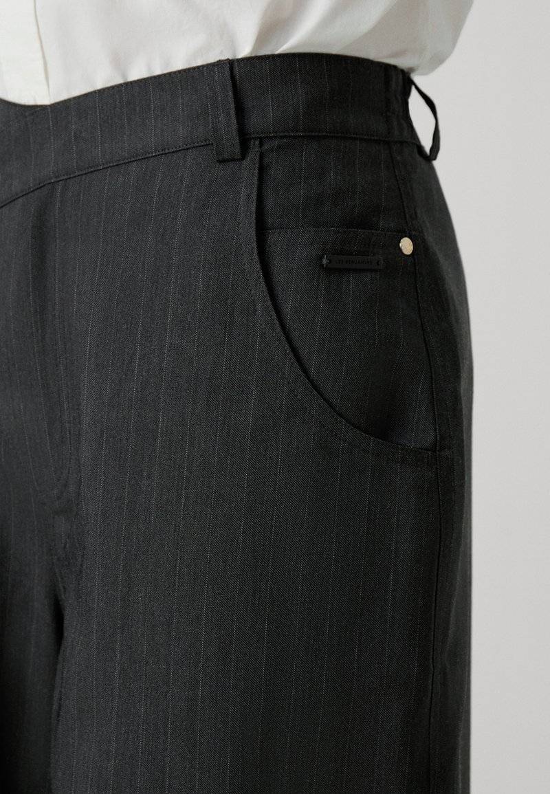 Les Benjamins Les Benjamins UNISEX - Shorts - black Auslauf