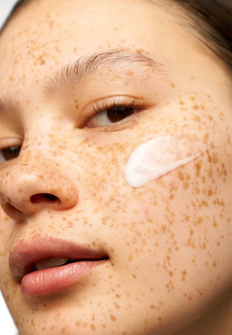 The Ordinary The Ordinary VITAMIN C SUSPENSION 23% + HA SPHERES 2% - Serum Exklusivangebot