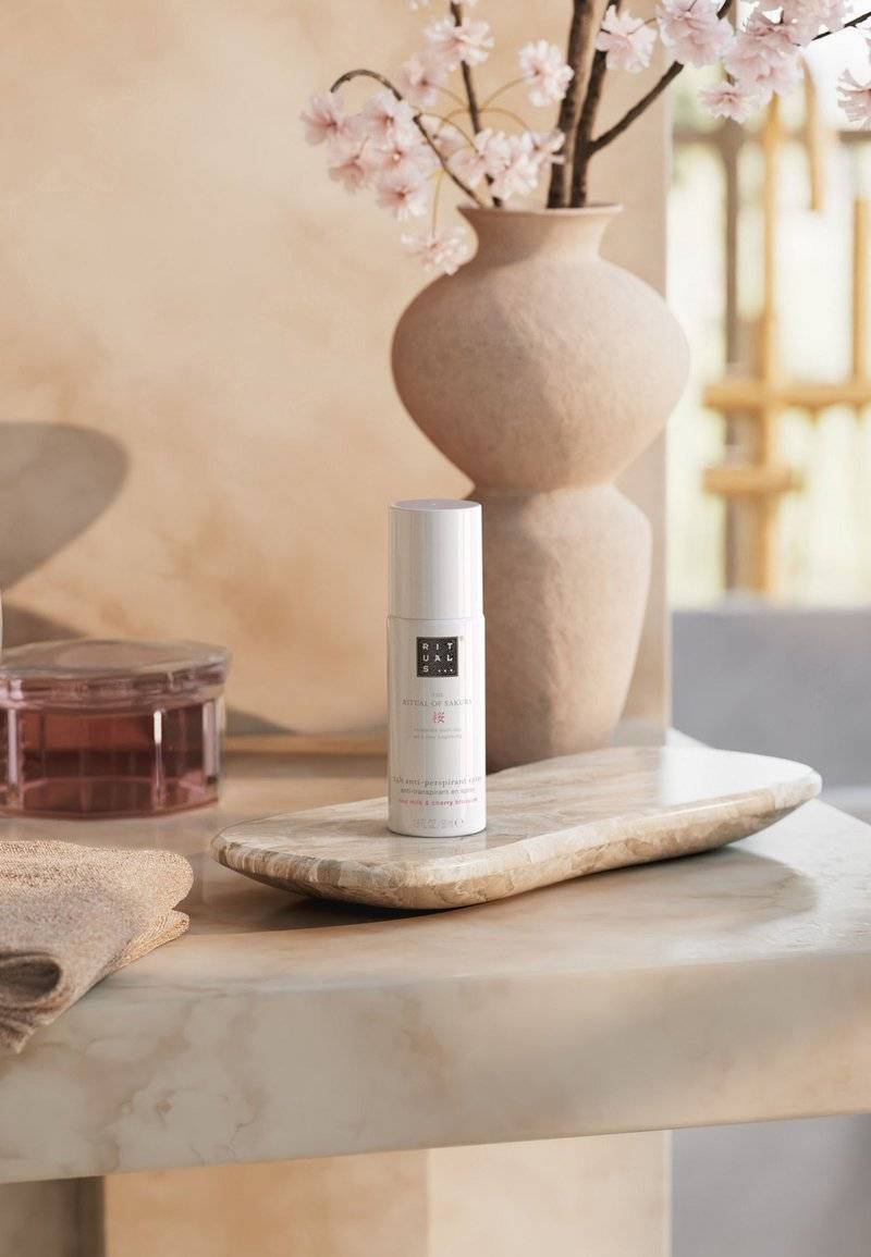 Rituals Rituals ANTI-PERSPIRANT SPRAY TRAVEL SIZE THE RITUAL OF SAKURA - FLORAL - CHERRY BLOSSOM & RICE MILK - Deodorant Meist gekauft