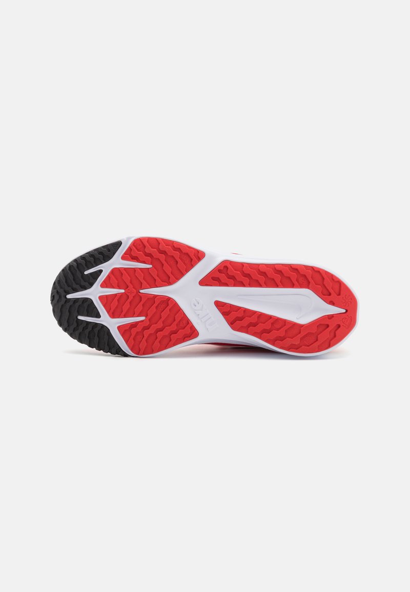 Nike Performance Nike Performance STAR RUNNER 4 UNISEX - Competition running shoes Fabrikverkauf