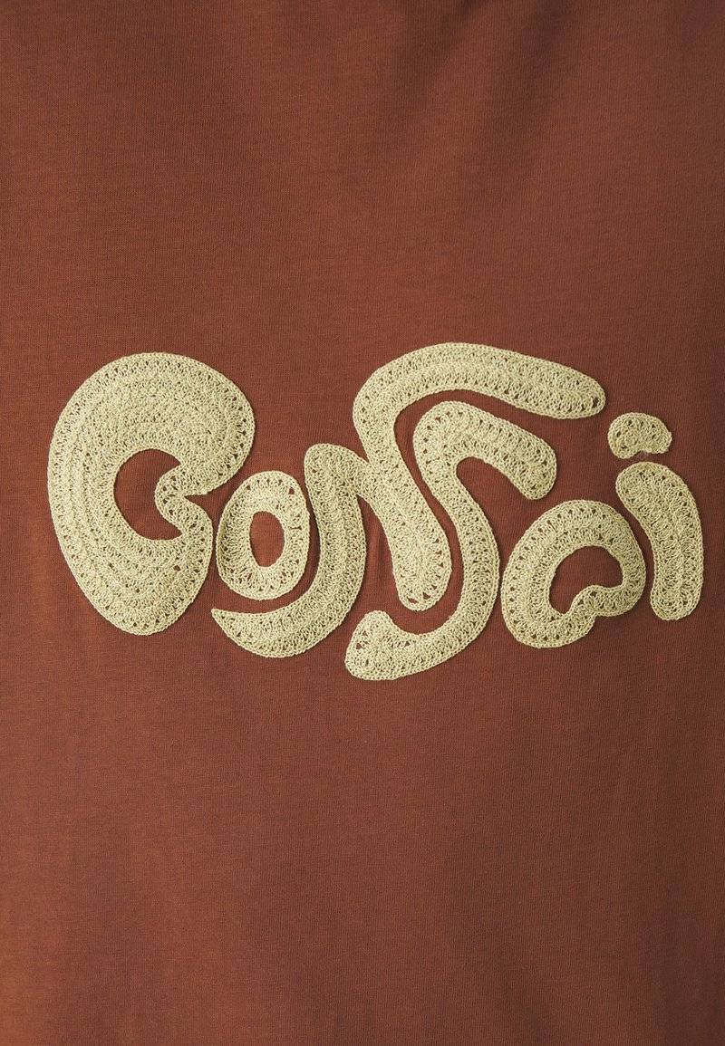 Bonsai Bonsai OVERSIZE TEE EMBRODERY GRAPHIC UNISEX - Print T-shirt - glazed ginger Muttertagsangebot