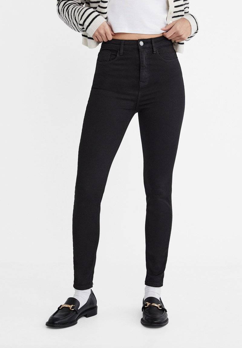 Stradivarius Stradivarius MIT SUPERHOHEM - Jeans Skinny Fit - black