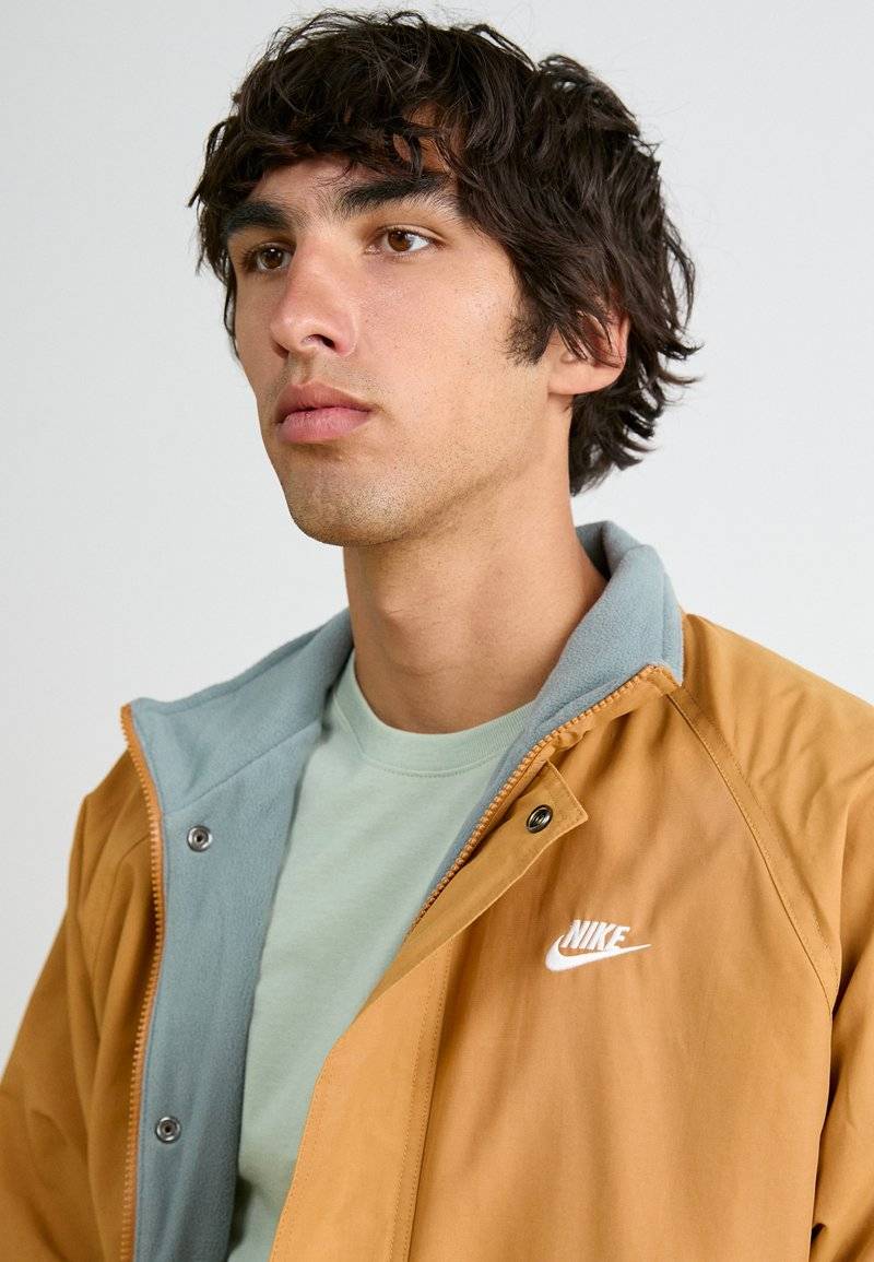 Nike Sportswear Nike Sportswear CLUB TEE - Basic T-shirt - mint Angebote