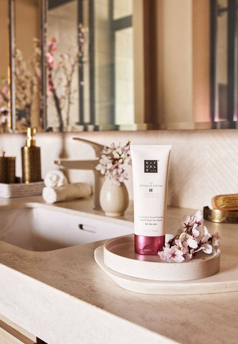 Rituals Rituals RECOVERY HAND BALM THE RITUAL OF SAKURA - FLORAL - CHERRY BLOSSOM & RICE MILK - Hand cream Online