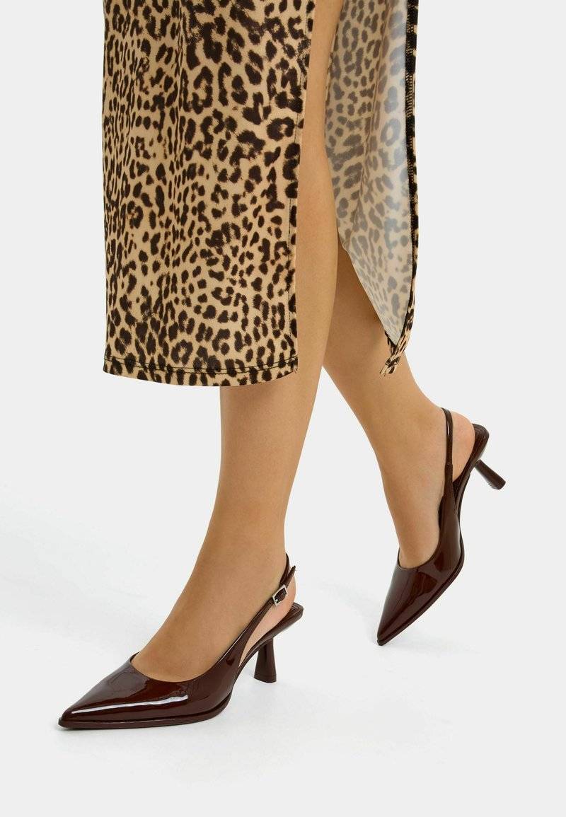 Bershka Bershka KITTEN HEEL - Classic heels - brown