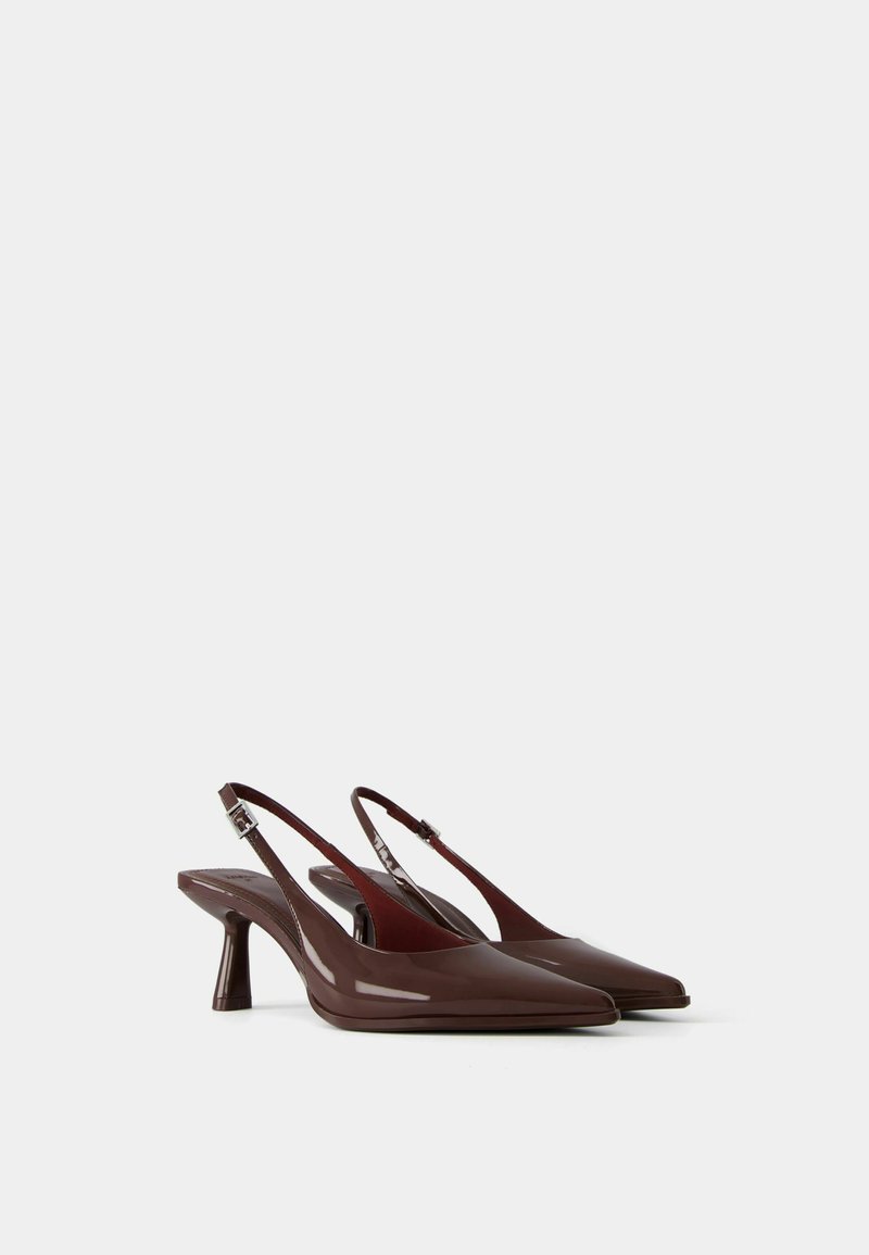 Bershka Bershka KITTEN HEEL - Classic heels - brown Verkauf