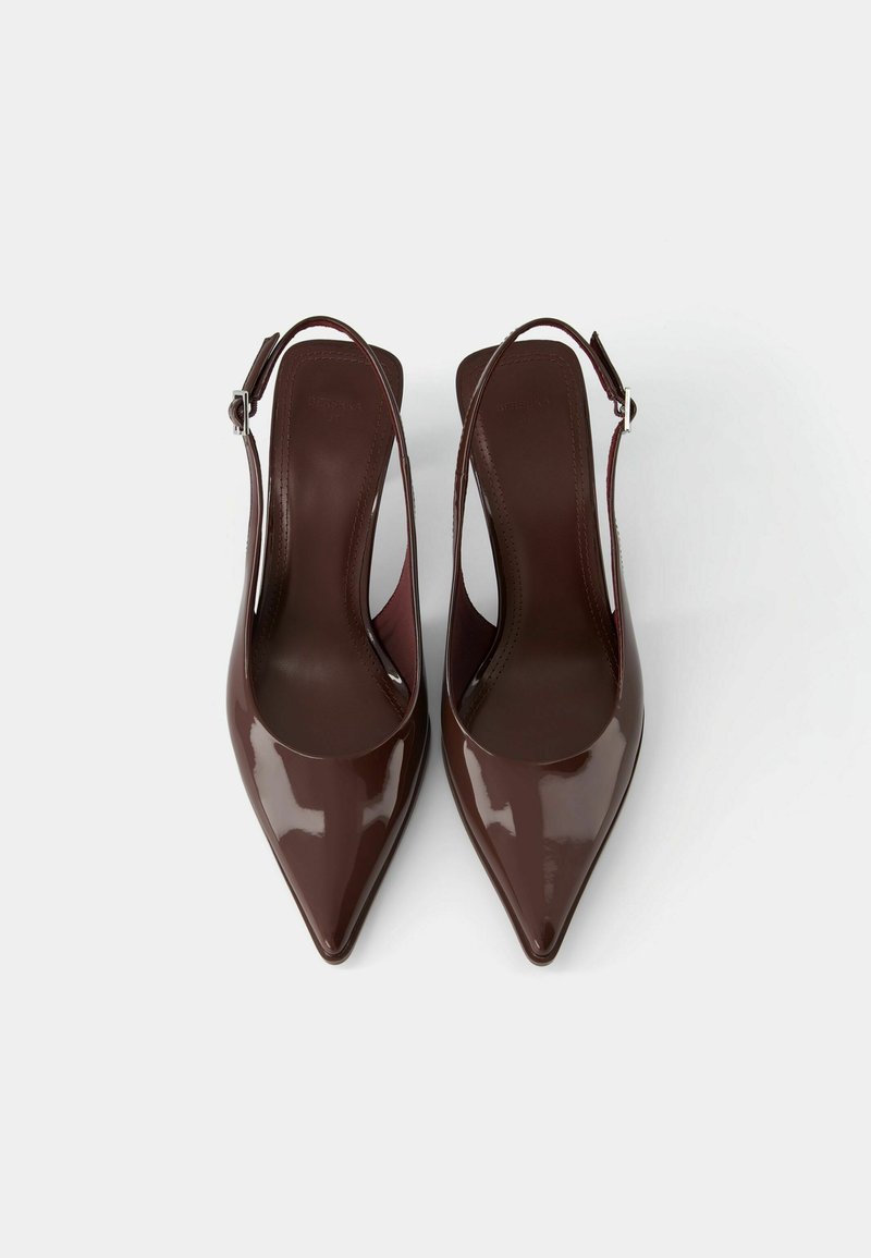 Bershka Bershka KITTEN HEEL - Classic heels - brown Verkauf