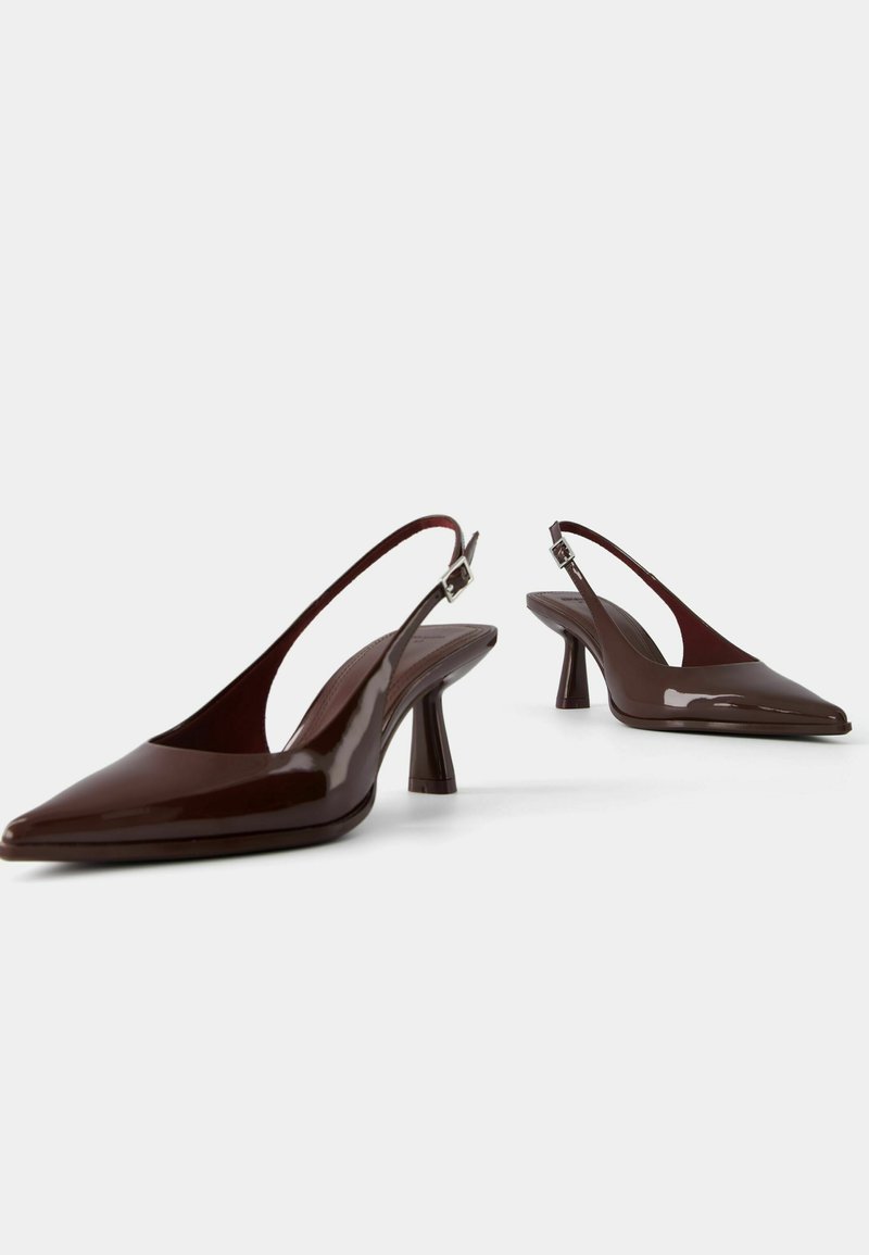 Bershka Bershka KITTEN HEEL - Classic heels - brown Verkauf