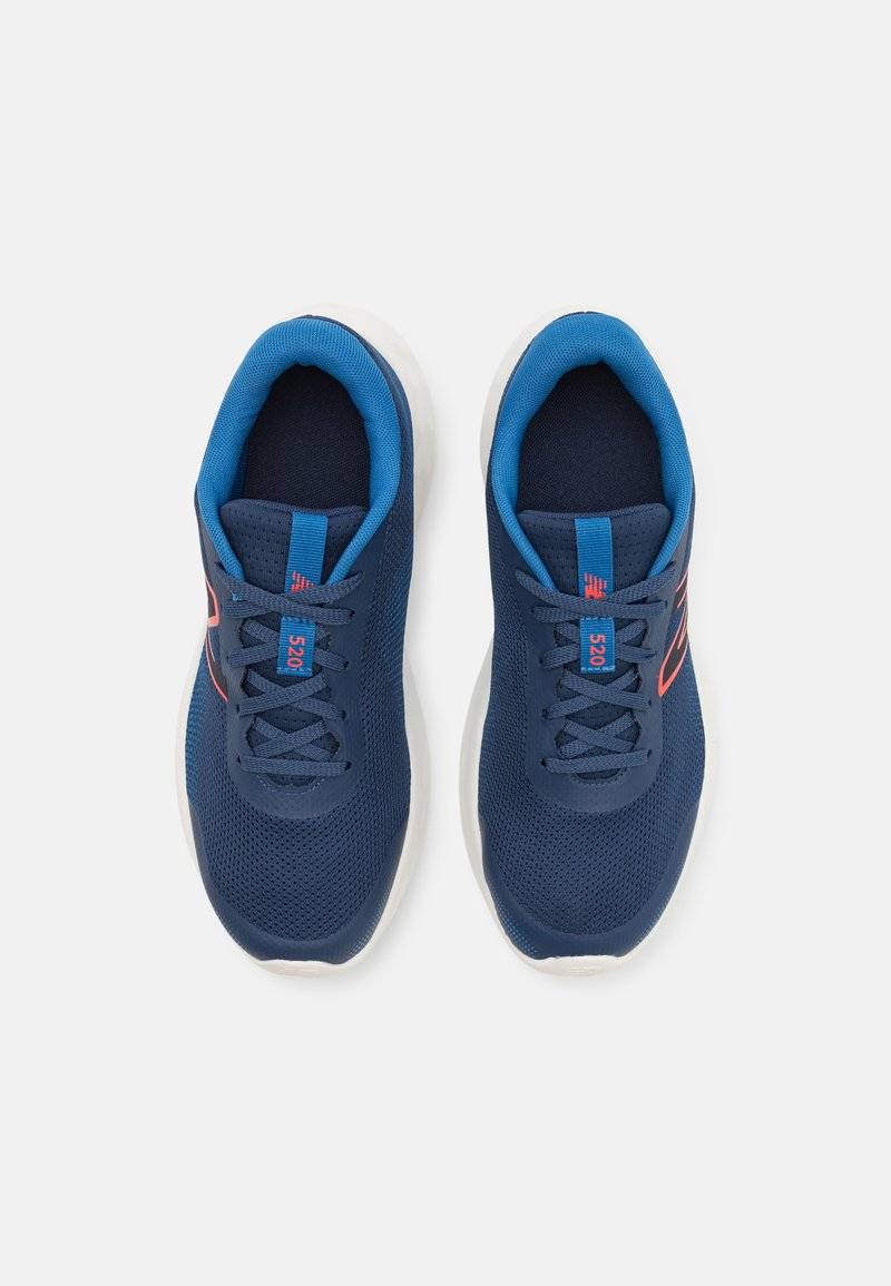 New Balance New Balance 520V8 UNISEX - Competition running shoes - navy Blitzverkäufe