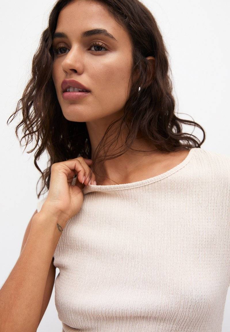 PULL&BEAR PULL&BEAR GATHERED SLEEVELESS - Blouse - beige Günstiger Verkauf