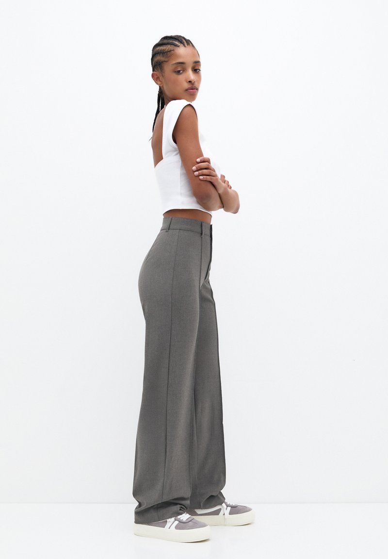 PULL&BEAR PULL&BEAR SMART SEAMED - Trousers - grey Günstiger Verkauf