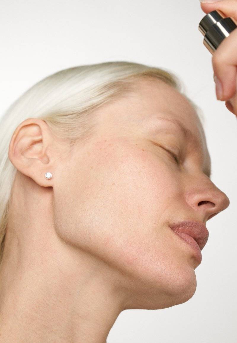 Dr. Hauschka Dr. Hauschka FACIAL TONER - Toner Blitzverkäufe