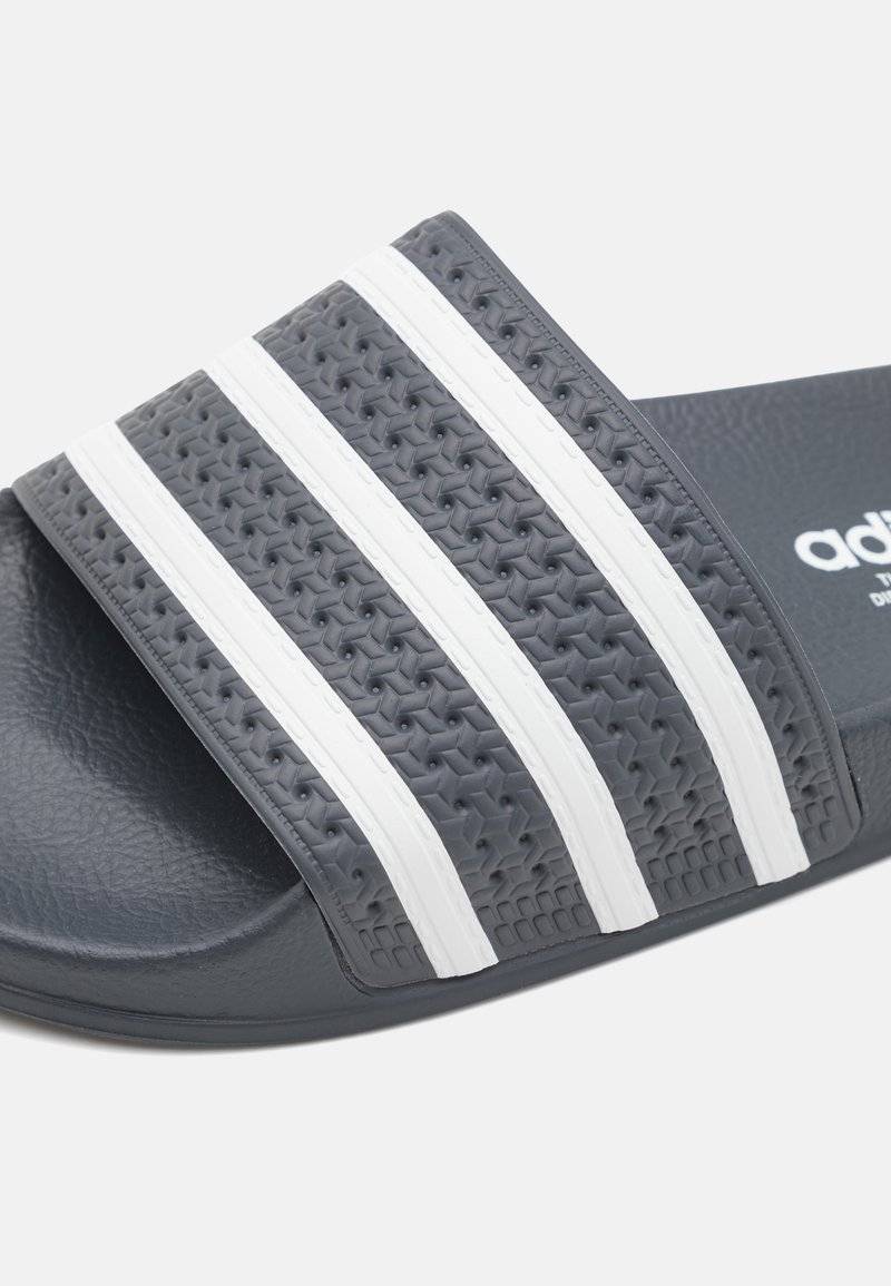 adidas Originals adidas Originals ADILETTE UNISEX - Pool slides Großer Ausverkauf