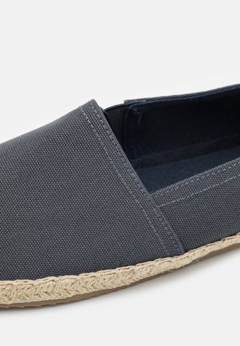 Pier One Pier One UNISEX - Espadrilles - dark grey Black Friday