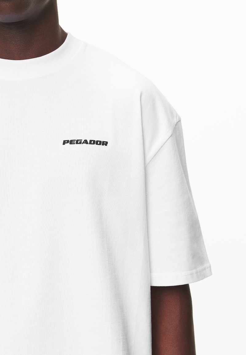 Pegador Pegador LOGO TEE - Basic T-shirt Bis zu 55% Rabatt