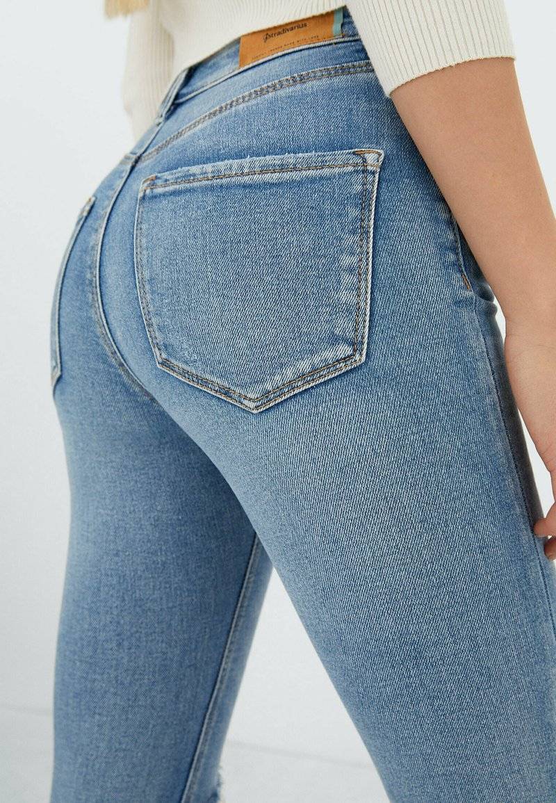 Stradivarius Stradivarius Jeans Skinny Fit - neon blue Nur noch ein Tag übrig