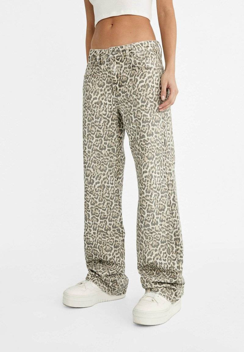 Stradivarius Stradivarius PRINTED - Straight leg jeans - camel