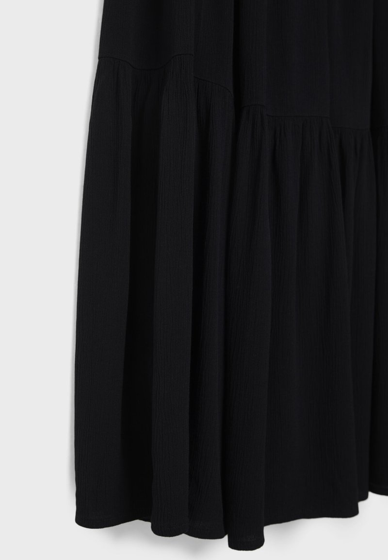 Stradivarius Stradivarius PEASANT - Maxi skirt - black Speichern exportieren