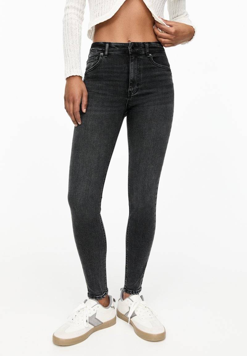 PULL&BEAR PULL&BEAR MID-RISE - Jeans Skinny Fit - grey Im Verkauf