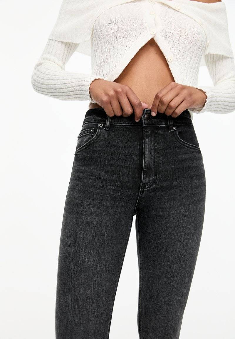 PULL&BEAR PULL&BEAR MID-RISE - Jeans Skinny Fit - grey Im Verkauf