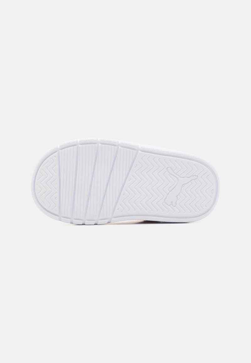 Puma Puma COURTFLEX V3 EASE IN UNISEX - Training shoe Bis zu 50% Rabatt