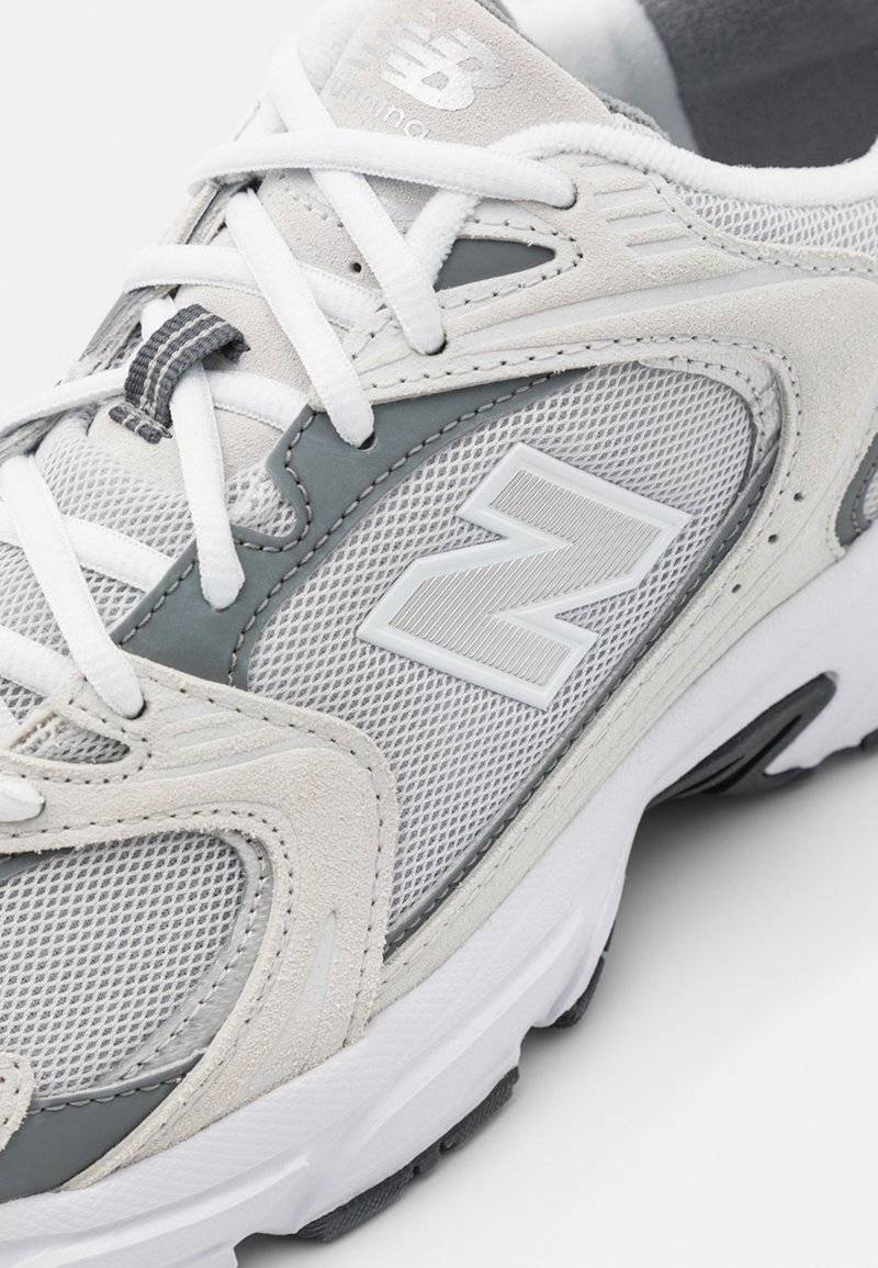 New Balance New Balance MR530 UNISEX - Trainers - light grey Bis zu 65% Rabatt