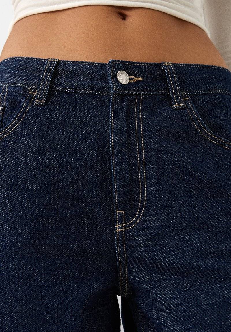 Bershka Bershka WIDE-LEG - Relaxed fit jeans - royal blue Jubiläumsangebot