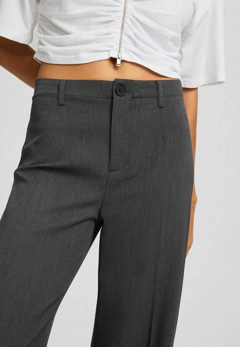 Bershka Bershka WIDE-LEG TAILORED - Trousers - mottled dark grey Neueste Mode