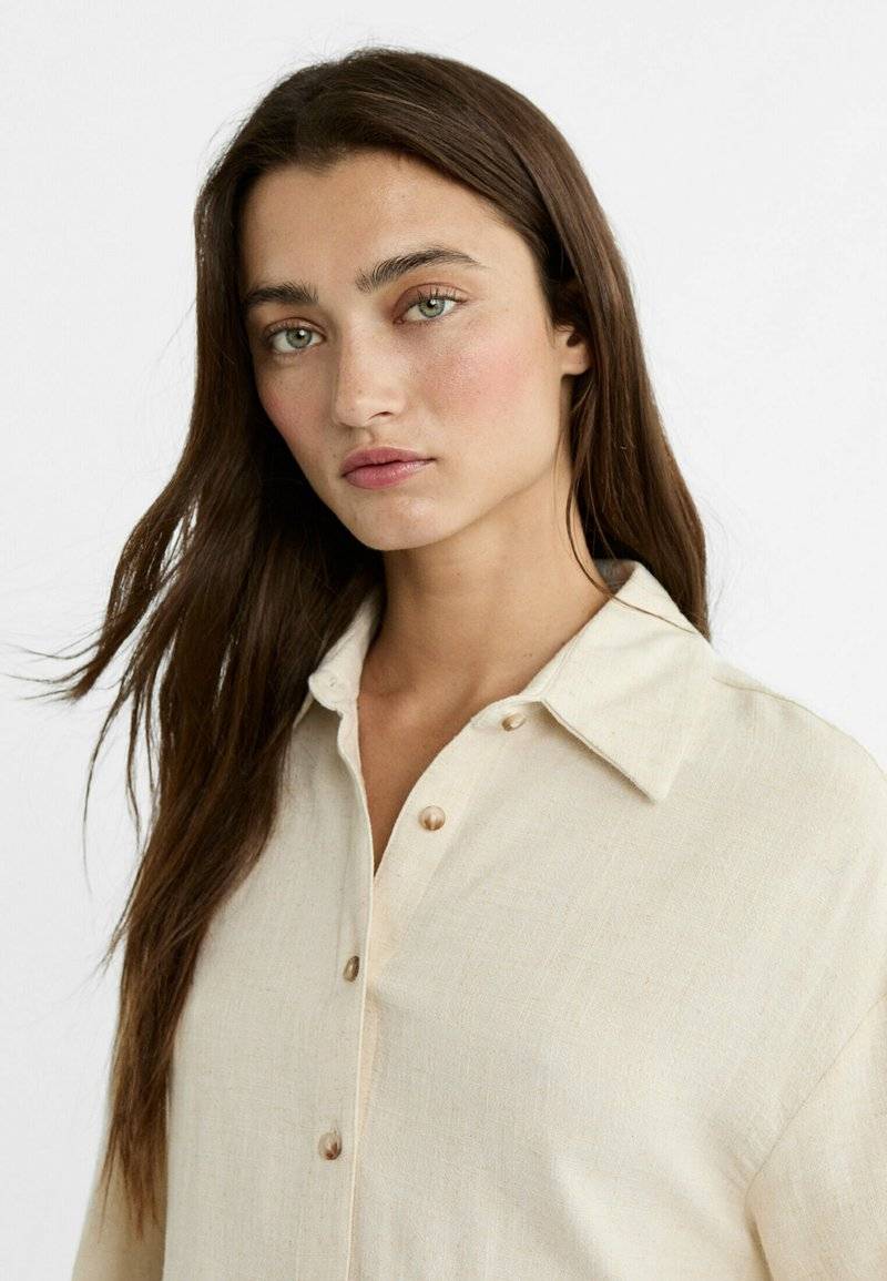 Stradivarius Stradivarius Button-down blouse - stone Große Rabatte